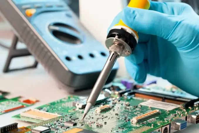 Ingeniero trabajando